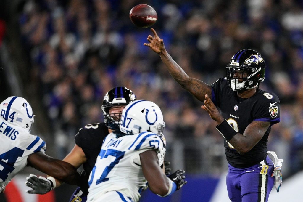 211012043702-02-baltimore-ravens-indianapolis-colts-1011